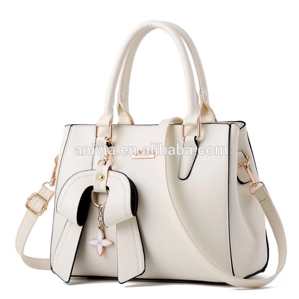 Arcaro shoulder bag.